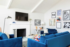 House (6 Bedrooms) | Interior - Hamilton I & II by Avantstay Modern 6 BDR w/ Spa & Rooftop Patio (La Jolla)