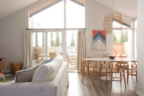 House (6 Bedrooms) | Interior - Hamilton I & II by Avantstay Modern 6 BDR w/ Spa & Rooftop Patio (La Jolla)