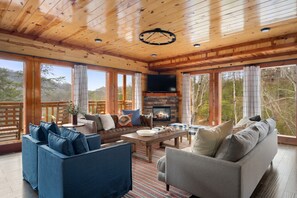 55-inch TV with digital channels, streaming services - Crystalline by Avantstay High Altitude Retreat! w/ Movie Theatre, Indoor Pool, Hot Tub & Views! (Sevierville)