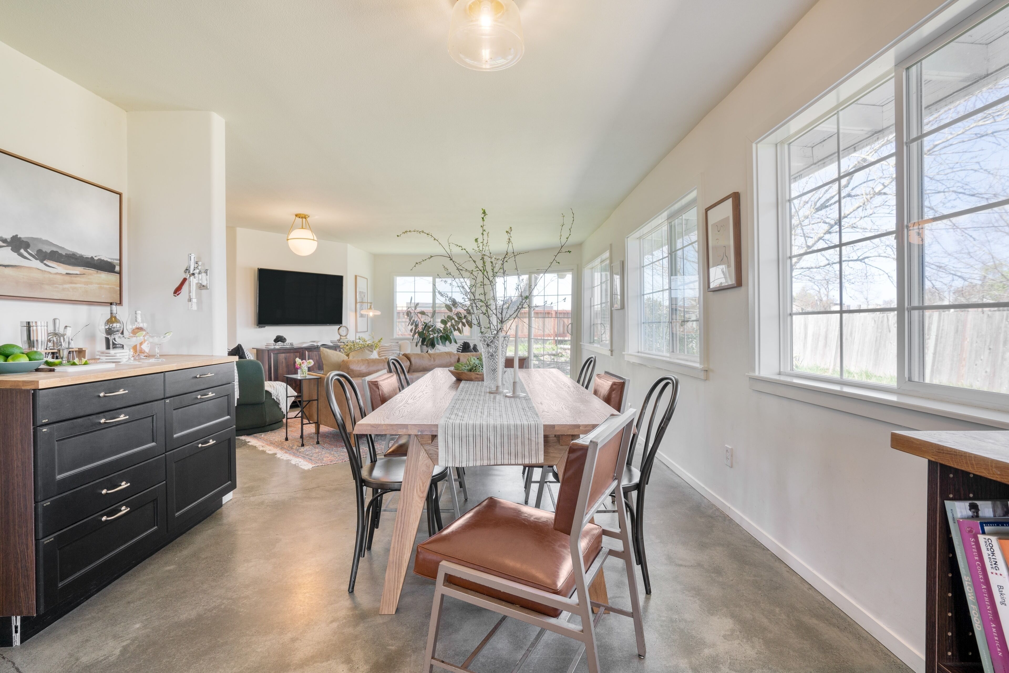 Coppola by Avantstay Explore The Wineries Near This Gorgeous Healdsburg Home w/ Bar & Large Yard