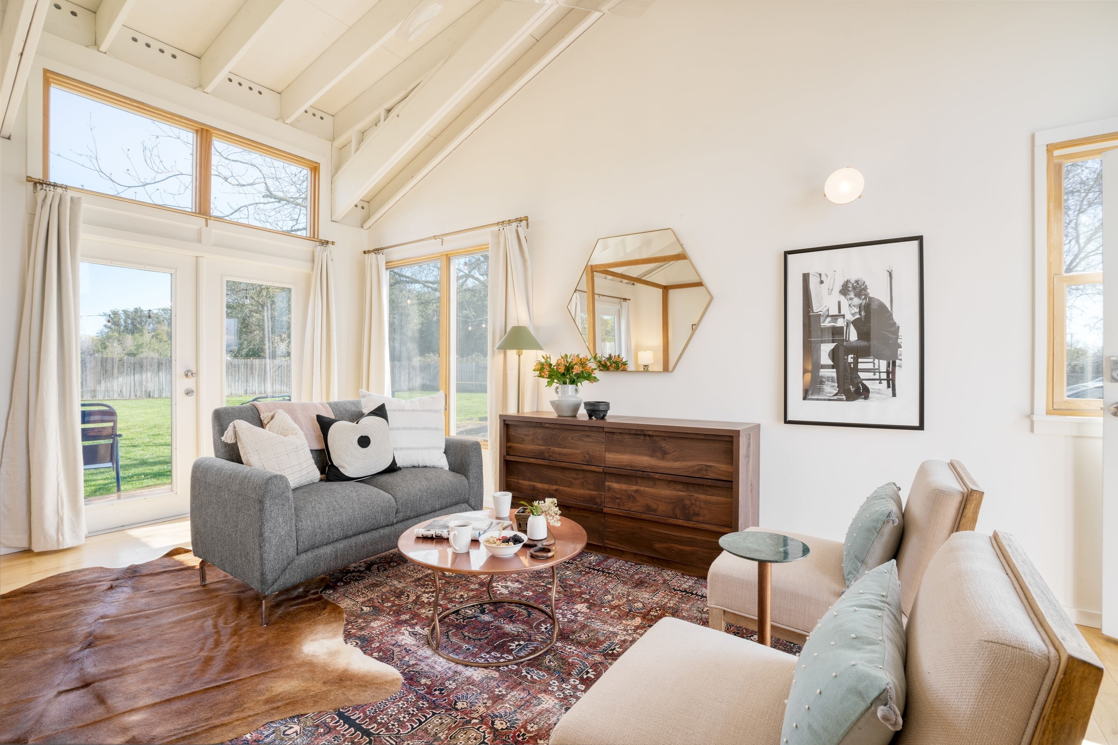 Coppola by Avantstay Explore The Wineries Near This Gorgeous Healdsburg Home w/ Bar & Large Yard