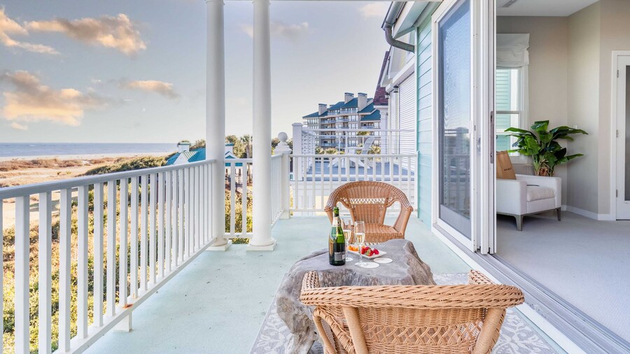 High Tide By Avantstay Incredible Beach Front Home w/ Pool