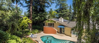 León by Avantstay Private Breathtaking Character Cottage w/ Pool & Hot Tub