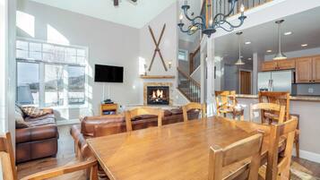 House (4 Bedrooms) | Interior