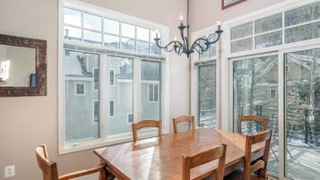 Rumah (4 Bedrooms) | Interior
