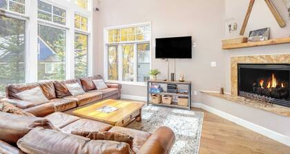 Bachman Village 14 by Avantstay Close To Town & The Slopes w/ Hot Tub! Permit#12038