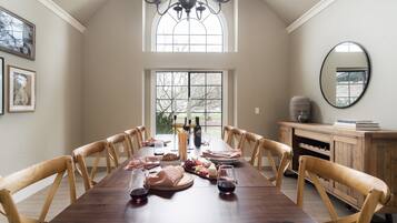 Villa (4 Bedrooms) | Interior