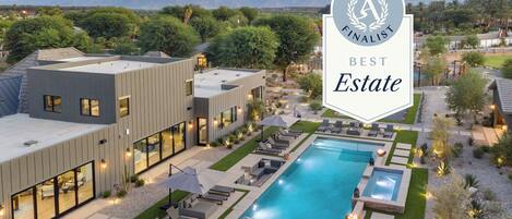 Villa (Multiple Bedrooms) | Façade de lâhĂ©bergement