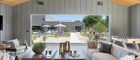 Villa (Multiple Bedrooms) | Intérieur