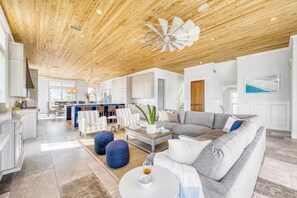 House (Multiple Bedrooms) | Interior - Monarch by Avantstay Stunning Estate 1 Block to Beach, Swim Up Bar, Hot Tub, & Rooftop Views (Destin)