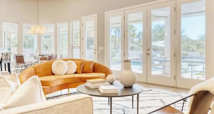 Sunridge by Avantstay Glorious Scottsdale Estate w/ Pool, Hot Tub, Ping Pong & Pool Table!