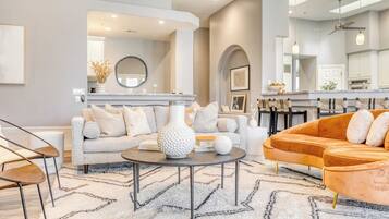 Talo (5 Bedrooms) | Sisätilat