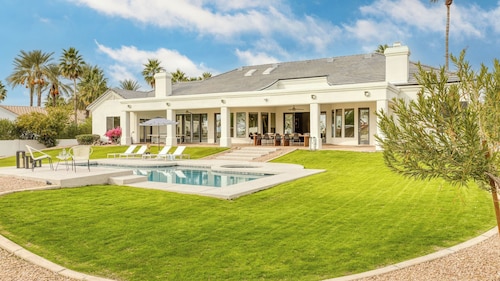 Sunridge by Avantstay Glorious Scottsdale Estate w/ Pool, Hot Tub, Ping Pong & Pool Table!