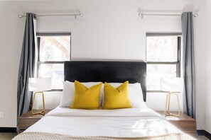 Interior - Luna & Stellar by Avantstay Modern Artist's Loft Buyout w/ 10 Brs, Patio & Billiards (Scottsdale)