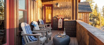 Atkinson by Avantstay Lake Front Home w/ Stunning Views in Tahoe Vista!