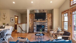 House (4 Bedrooms) | Interior - Atkinson by Avantstay Lake Front Home w/ Stunning Views in Tahoe Vista! (Kings Beach)