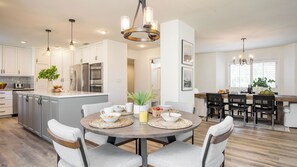 Interior - The Riesling Retreat by Avantstay Estate w/ Pool, Hottub, Putting Green & Pickle Ball Court! (Temecula)