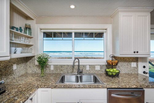 Blue Starfish by Avantstay Ocean Views & Direct Cannon Beach Access