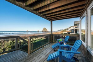 Interior - Blue Starfish by Avantstay Ocean Views & Direct Cannon Beach Access (Cannon Beach)