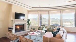 House (6 Bedrooms) | Interior