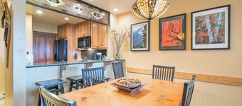 Etta Place Too 103 by Avantstay Close to Town & The Slopes! In Complex w/ Communal Pool & Hot Tub