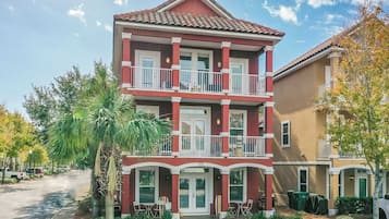 Rumah (6 Bedrooms) | Bagian depan properti