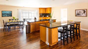 Casa (4 Bedrooms) | Restaurantes