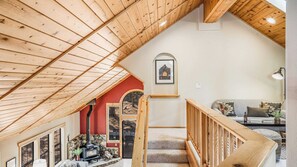 Interior - Cherrywood Gorgeous Cottage Surrounded by Pine Trees w/ Hot Tub (Truckee)