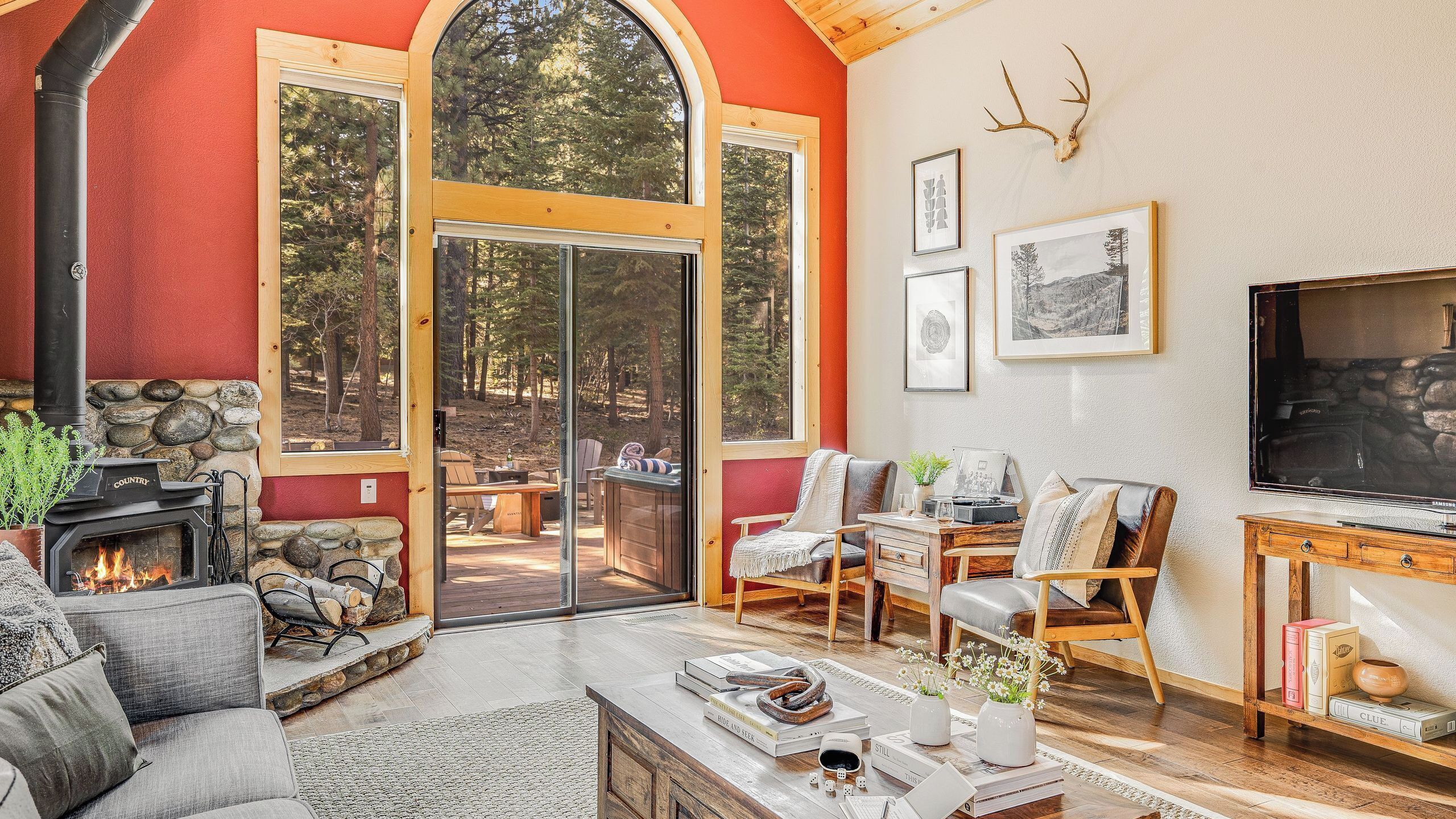 House (3 Bedrooms) | Interior