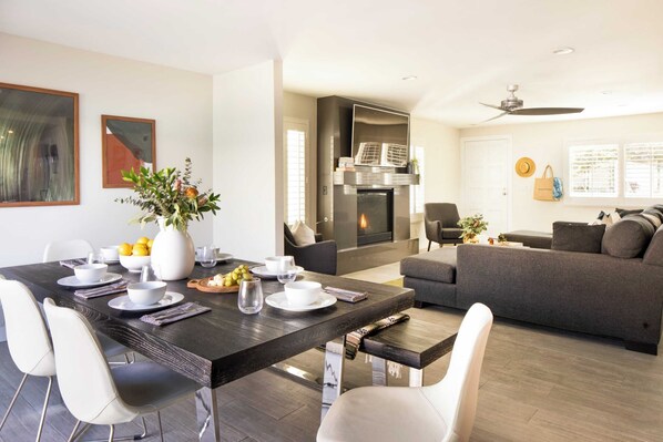 Interior - Indigo By Avantstay Sleek & Charming Home 2 Blks From Bay w/ Hot Tub! (San Diego)