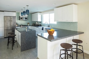 Interior - Indigo By Avantstay Sleek & Charming Home 2 Blks From Bay w/ Hot Tub! (San Diego)