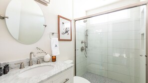 Interior - Indigo By Avantstay Sleek & Charming Home 2 Blks From Bay w/ Hot Tub! (San Diego)