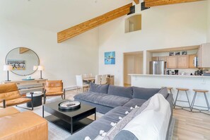 Apartment (3 Bedrooms) | Interior - Emerald Elk at Village Creek by Avantstay Close to Slopes & Village w/ Views (Telluride)