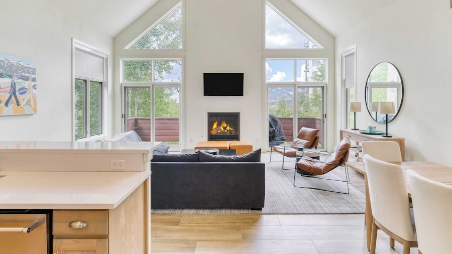 Emerald Elk at Village Creek by Avantstay Close to Slopes & Village w/ Views