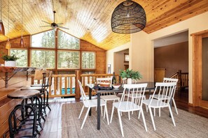 Interior - Bernard by Avantstay Luxurious Cabin in Big Bear w/ Hot Tub & Pool Table (Big Bear Lake)