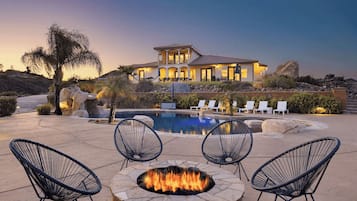 Biệt thự (6 Bedrooms) | Mặt tiền nơi lưu trú