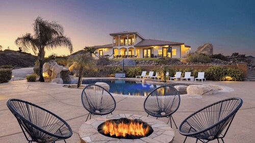 Colina by Avantstay Secluded Mountain Top Oasis w/ Pool, Hot Tub & Putting Green!