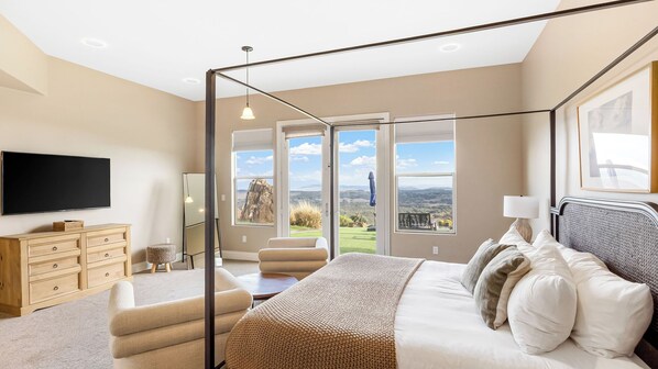 Interior - Colina by Avantstay Secluded Mountain Top Oasis w/ Pool, Hot Tub & Putting Green! (Murrieta)