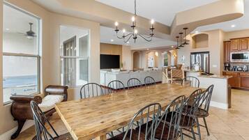 Villa (6 Bedrooms) | Bahagian dalam