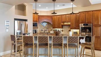 Villa (6 Bedrooms) | Interior