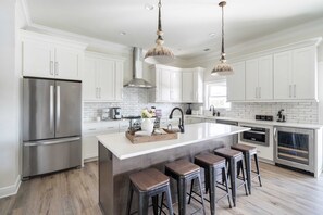 Casa (Multiple Bedrooms) | Interior