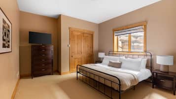 5 عدّة غرف نوم ومكتب ومكواة/لوح كي وأسرّة أطفال/رضّع (مجانًا)