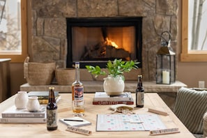 Dining - Highline by Avantstay Breathtaking Mountain Home w/ Hot Tub & Views (Vail)