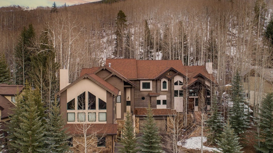 Highline by Avantstay Breathtaking Mountain Home w/ Hot Tub & Views