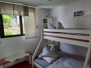 2 bedrooms, free WiFi, bed sheets