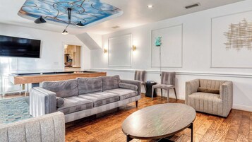 Villa (6 Bedrooms) | Interior