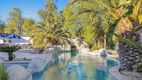 Expansive Wine Country Estate Pool + Hot Tub Sleeps 20 Quiet Retreat