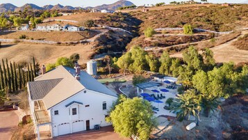 Villa (6 Bedrooms) | Interior