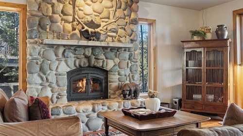 Ellis Peak by Avantstay Beautiful Mckinney Cabin w/ Filtered Lake Views