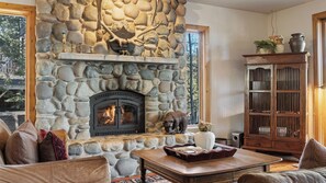 Talo (4 Bedrooms) | Sisätilat